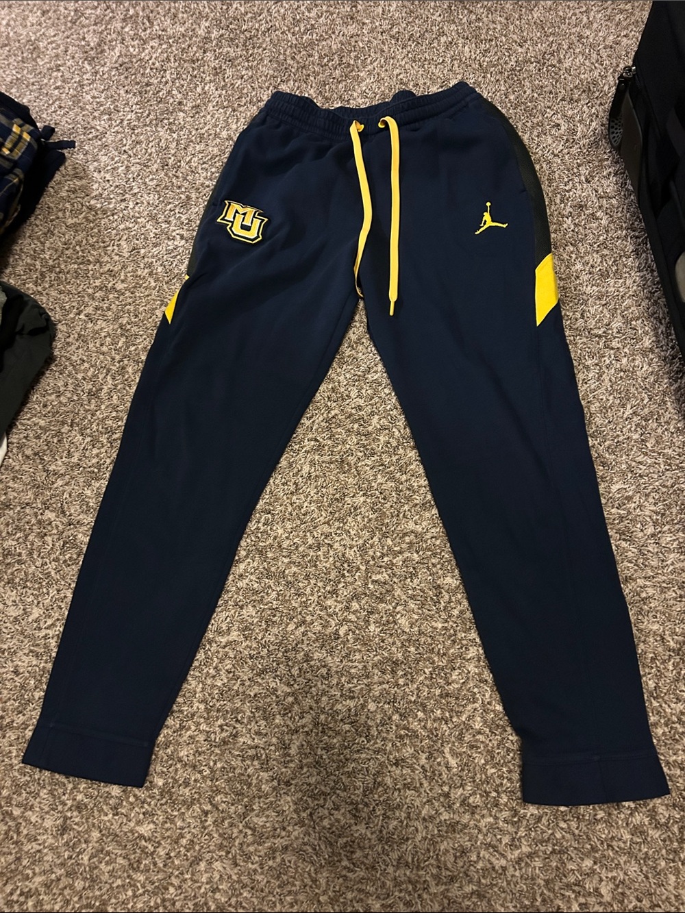 Team issuedMarquette Jordan Navy and Yellow Nike Elite joggers #marquette #nike